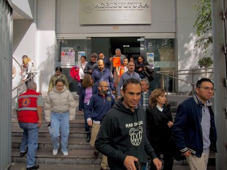 Durante un sismo, la ciudadanía debe desalojar los edificios | Cuartoscuro