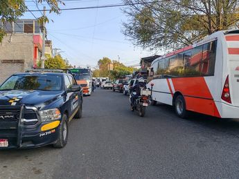 De manera preliminar, se indica que el fallecido es el chofer del autobús. | Policía de Morelia