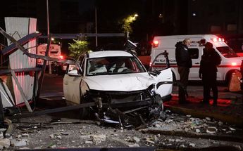 Automóvil en el paradero en el Metro Chapultepec | Enrique Luna