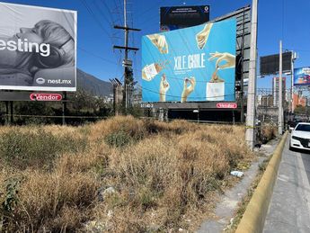 El cuerpo fue encontrado debajo de un anuncio publicitario. | Víctor González