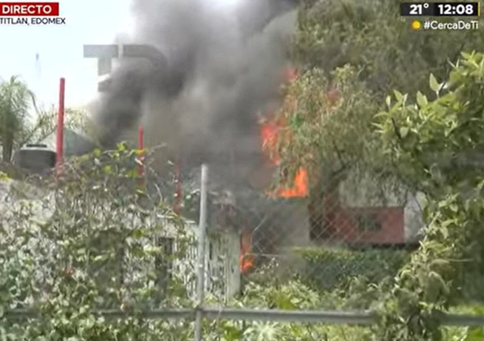 Elementos de emergencia acudieron a la zona para atender el incendio | Especial