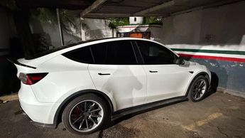 Policía de Jalisco aseguro un automóvil eléctrico Tesla sin placas de circulación. | Secretaría de seguridad del estado de Jalisco