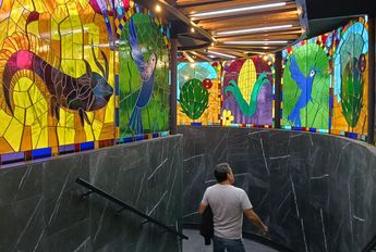 El Metro Auditorio cuenta con nueva iluminación, pisos renovados, recubrimientos en muros y techos, vitrales y murales decorativos. | Cuartoscuro