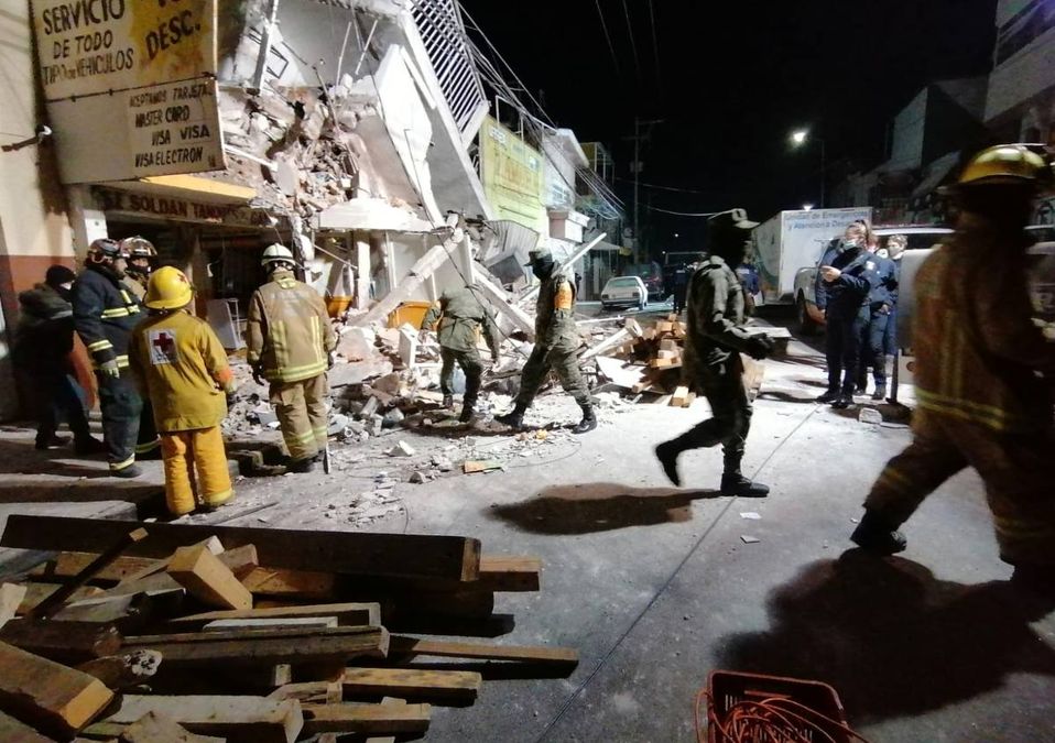 Explota tanque de gas LP deja una vivienda en Puebla