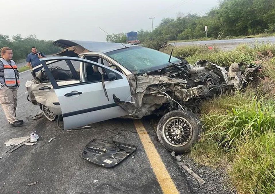 Accidente entre auto y tráiler deja 2 mujeres muertas sobre la Carretera Nacional