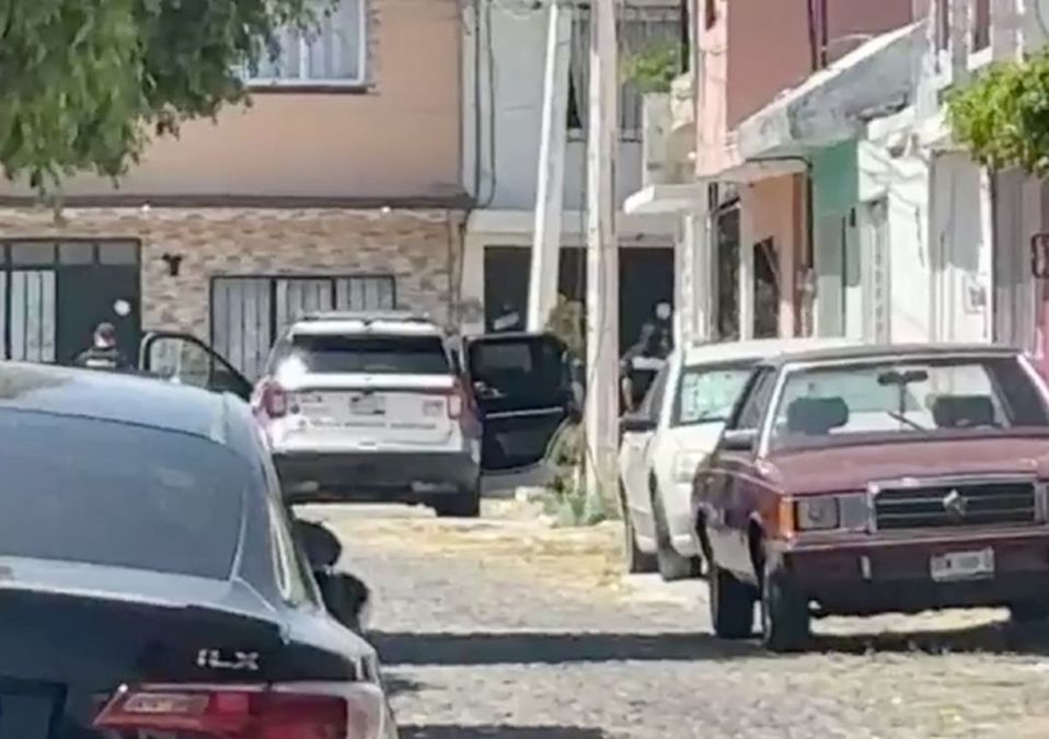 La vivienda donde ocurrió el hecho fue acordonada por elementos de seguridad. | Estrella Álvarez