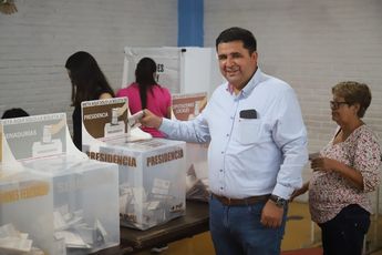 Homero Martínez, alcalde de Lerdo, acudió a emitir su voto