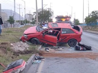 La mujer lesionada acompañaba al conductor del vehículo y a otro hombre. | Agustín Martínez