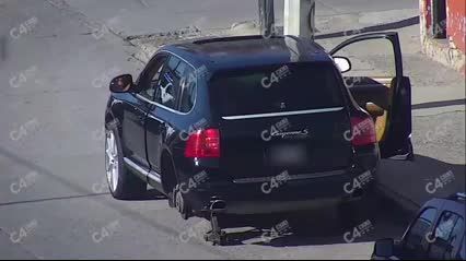 Capturan a dos hombres en posesión de arma de fuego en San Juan Bosco