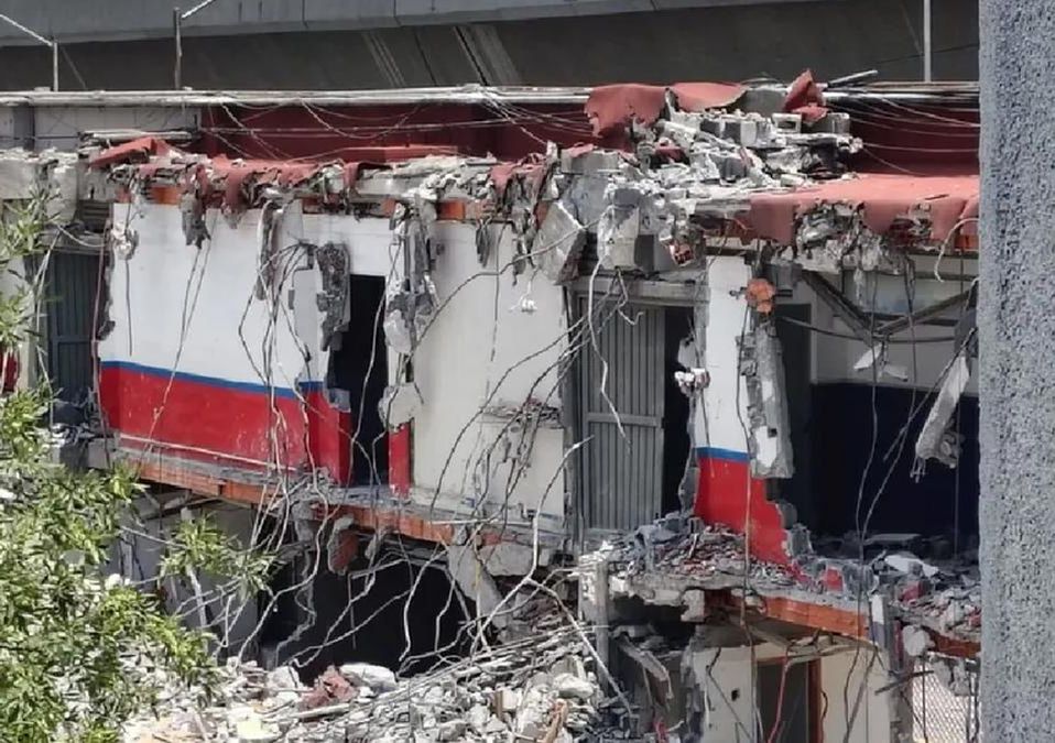 En el caso de la estación Y Griega, sobre la avenida Colón en Monterrey, la zona luce prácticamente devastada. | Eduardo Mendieta