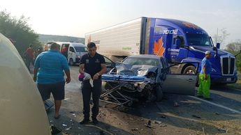 El incidente provocó un embotellamiento sobre la Carretera Nacional. | Martha Zamora