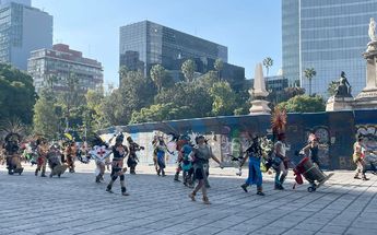 Caravana llega al Ángel de la Independencia / Azucena Rangel