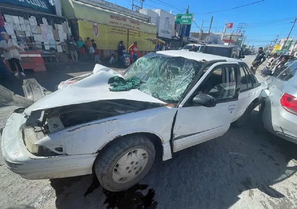 Atropellan a 24 adultos mayores mientras hacían fila para cobrar su pensión | Cortesía