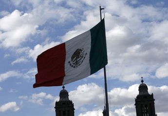 México se encuentra por debajo de países no incorporados a la OCDE en nivel educativo. | Reuters