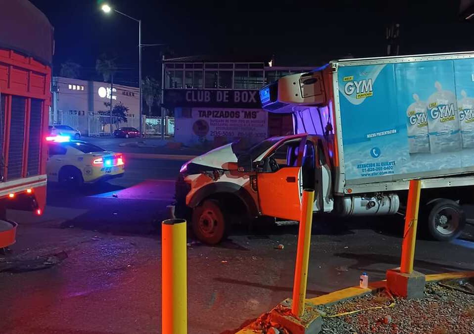 El accidente ocurrió en los carriles ordinarios de la avenida. | Israel Santacruz
