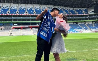 Le piden matrimonio a regia en Estadio BBVA | Cortesía Facebook
