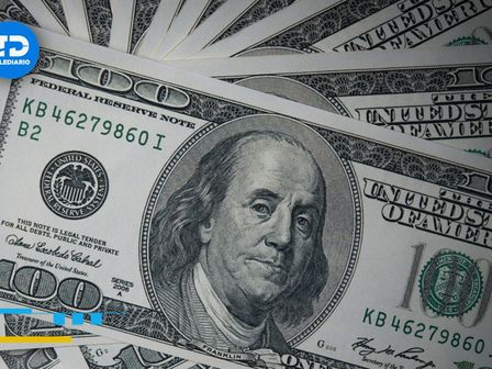Precio del dólar hoy 15 de abril de 2025 / Freepik