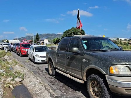 Trabajadores del campo reunidos en Pinar de la Venta, en Zapopan.