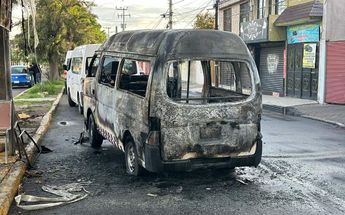 Incendian combi en Coacalco, Edomex/ Osvaldo Müller