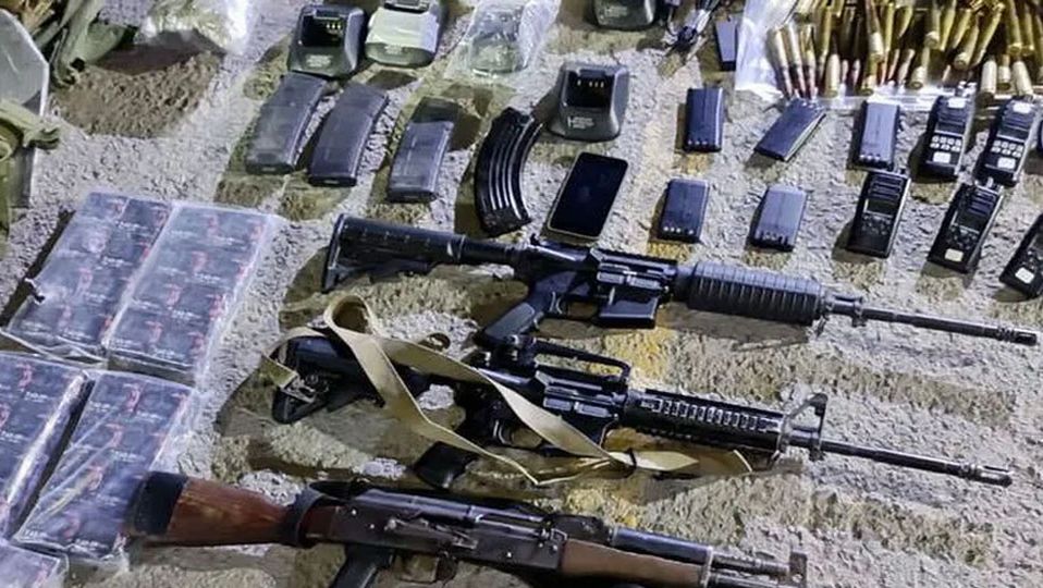 Aseguran arsenal luego de enfrentamiento en Los Aldamas; reportan 2 policías heridos