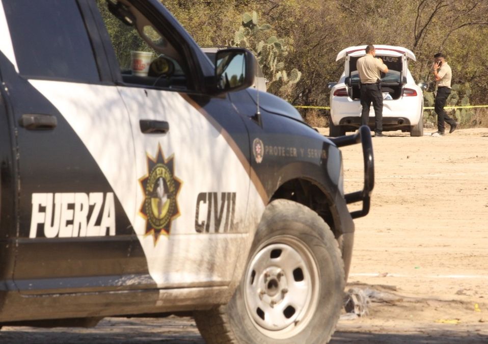 Sube a 12 número de cuerpos hallados en fosas clandestinas en Escobedo / Roberto Alanís