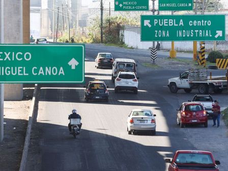 La autopista México-Puebla suele registrar alta afluencia de vehículos en horas pico / Es Imagen