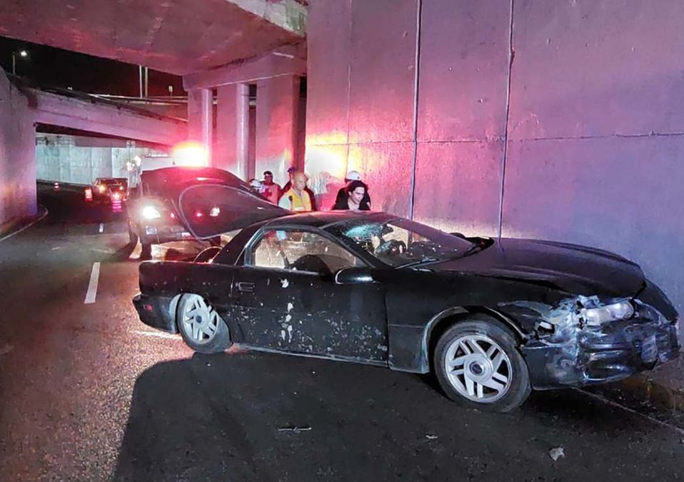 Accidente vial en avenida Gonzalitos. | Leyda Estrada