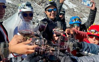 El grupo de alpinistas Amantes de la Montaña publicaron las fotos del recorrido y la boda | Isabel Zamudio