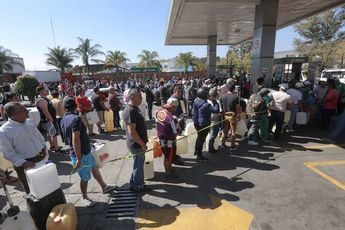 Pemex interrumpió el suministro de combustible en varios estados, ocasionando largas filas en gasolineras.