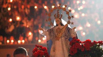 Historia de la Noche que Nadie Duerme y Virgen de la Caridad