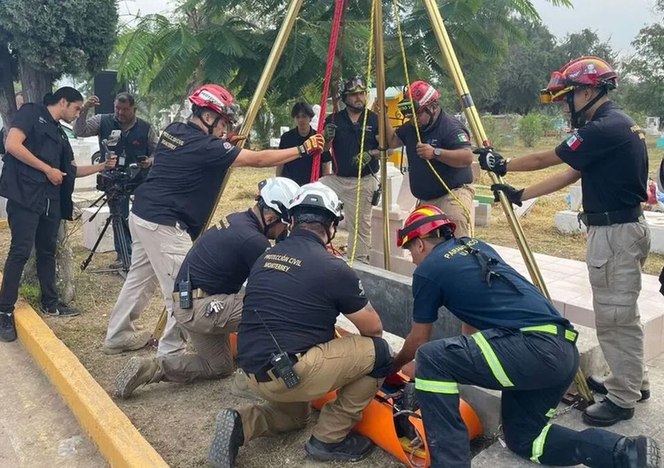 Realizan operativos en panteones de Monterrey previo a Día de Muertos