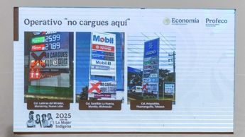 Gasolinera de Monterrey con sellos de Profeco