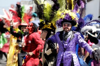 Huehues de la cuadrilla de Xonaca en Puebla / Andrés Lobato