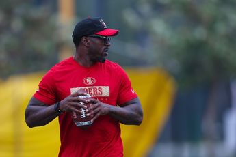Patrick Willis conviviendo con los aficionados