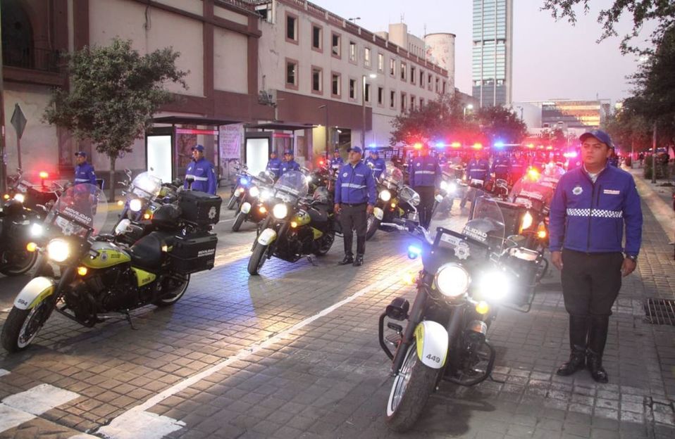 El alcalde informó que el 40 por ciento de los mil 100 policías cuentan con carrera profesional. | Leonel Rocha