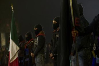 Bloqueos, asaltos y cobro de piso son algunas de las acciones generada por los cárteles en la zona. | Reuters