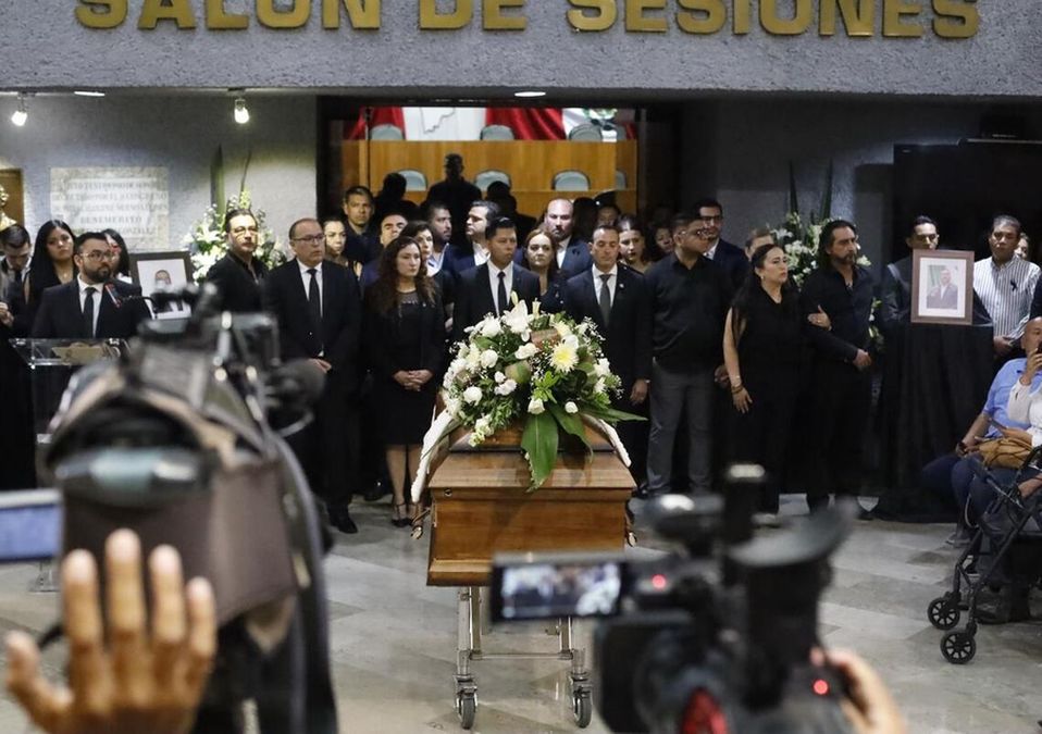 Homenaje de cuerpo presente a Ricardo Flores Suárez. | Jorge López