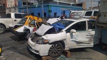Accidente en avenida Venustiano Carranza en Monterrey | Especial