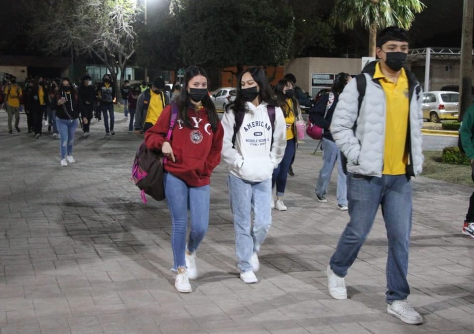Estudiantes regresando a clases | Leonel Rocha