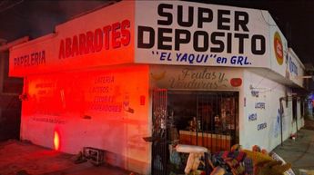 Incendio de negocio de venta de cerveza en Escobedo. | Mayte Villasana