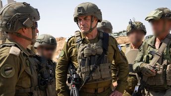 Soldados de defensa israelíes durante una misión en Gaza / X: @IDF