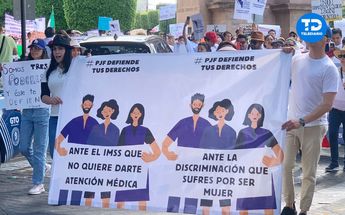 Trabajadores del Poder Judicial en Guanajuato marchan para exigir defensa la defensa de fideicomisos | Fotografía: Christian Ortiz