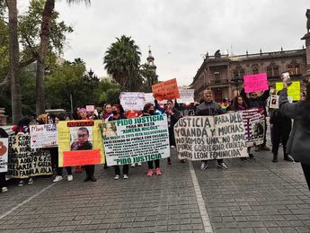 Comienza manifestación / Alexandra Amao