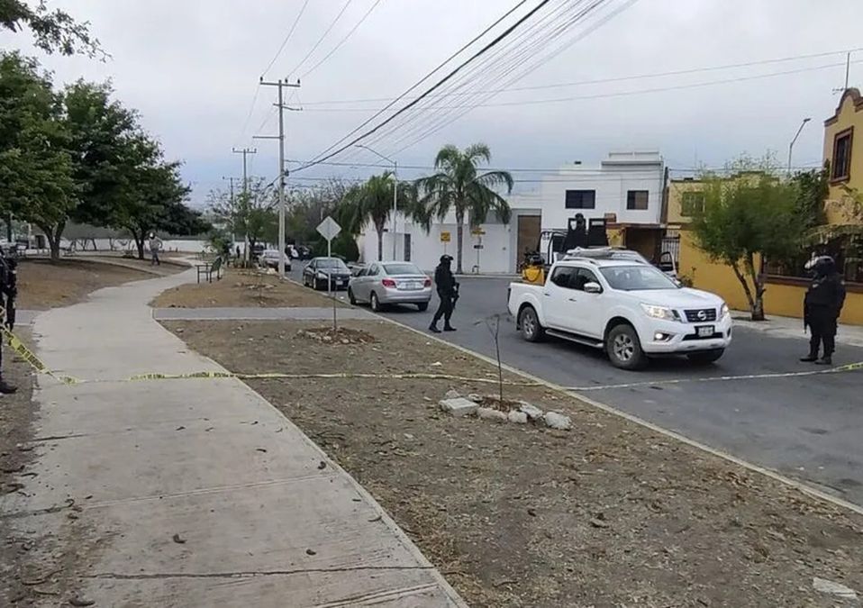 Resguardan autoridades casa al norponiente de Monterrey y realizan cierres viales