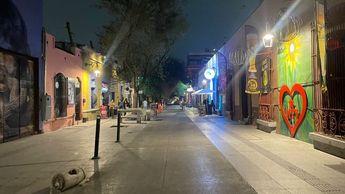 Telediario constató la falta de iluminación en el Centro de Monterrey durante un recorrido. | Ángel Mercado