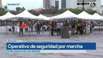 Marcha en Monterrey: empiezan a reunirse mujeres en la Explanada de los Héroes