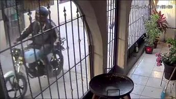Gómez Palacio: Motociclista es captado haciendo tocamientos a joven