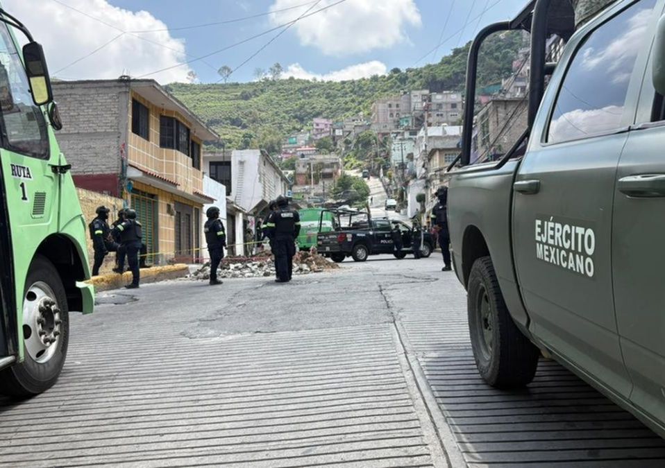 Los hombres asesinados mientras el camión hacia base en Tlalnepantla. | Enrique Luna