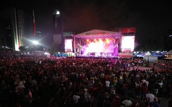 Hay aproximadamente 33 mil asistentes en la Macroplaza | Especial