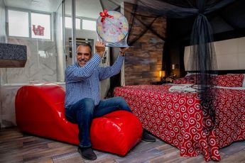 El sillón tántrico y las instalaciones son algunas de las comodidades que ofrece el Motel Love / Melanie Torres